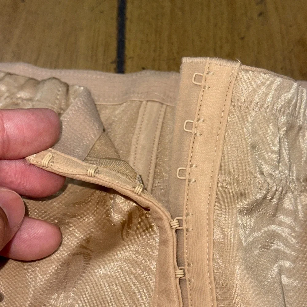 Maidenform waist nipper